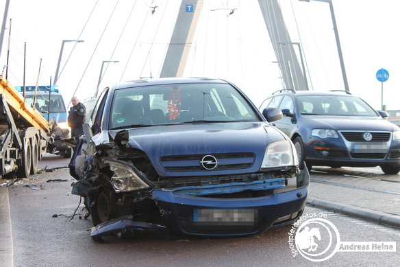 Unfall in Halle – PKW gegen LKW