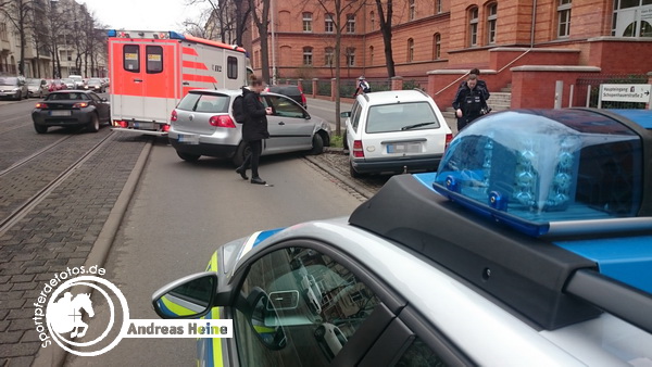 Unfall_Halle_Erste_Hilfe